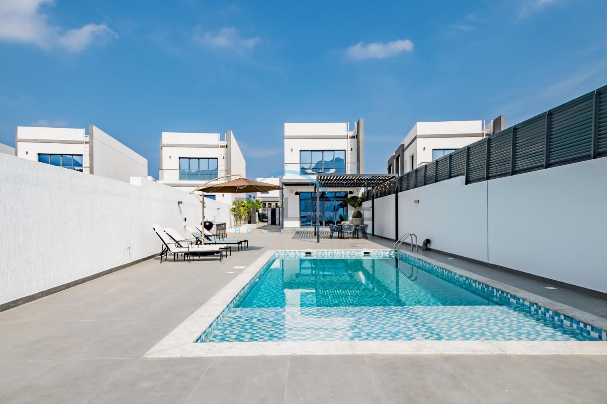 Апартаменти Getaway Offer With Pool, Bbq & Picturesque Views By Deluxe Homes *
